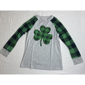 Besser Bay T-Shirt Girls 8 Grey & Green Clover Long Sleeve St Patrick Day